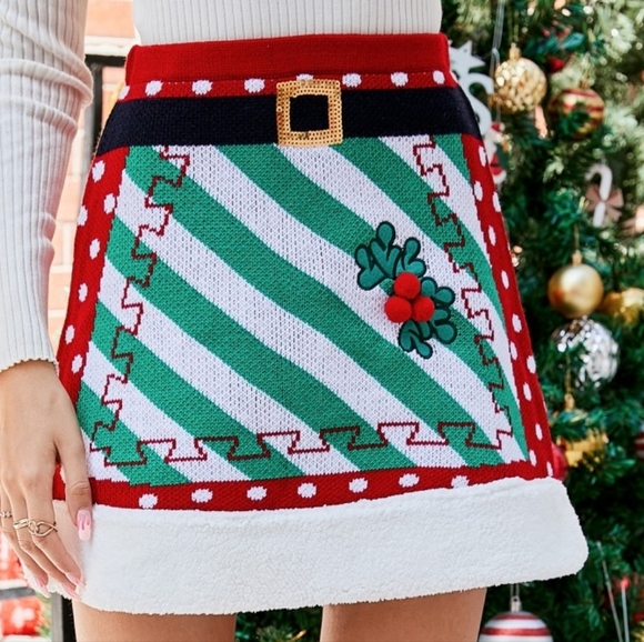 Festive Knit Christmas Mini Skirt Festive Pom-pom Santa's Helper Plush Faux Fur - Picture 2 of 11
